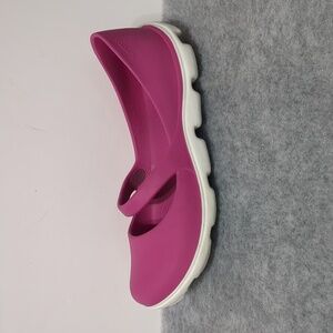 Women’s Crocs Duet Sport Mary Jane  Fuchsia Pink size 10